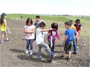 Students from Chief Gabriel Cote Education Complex planning (Spring 2014).